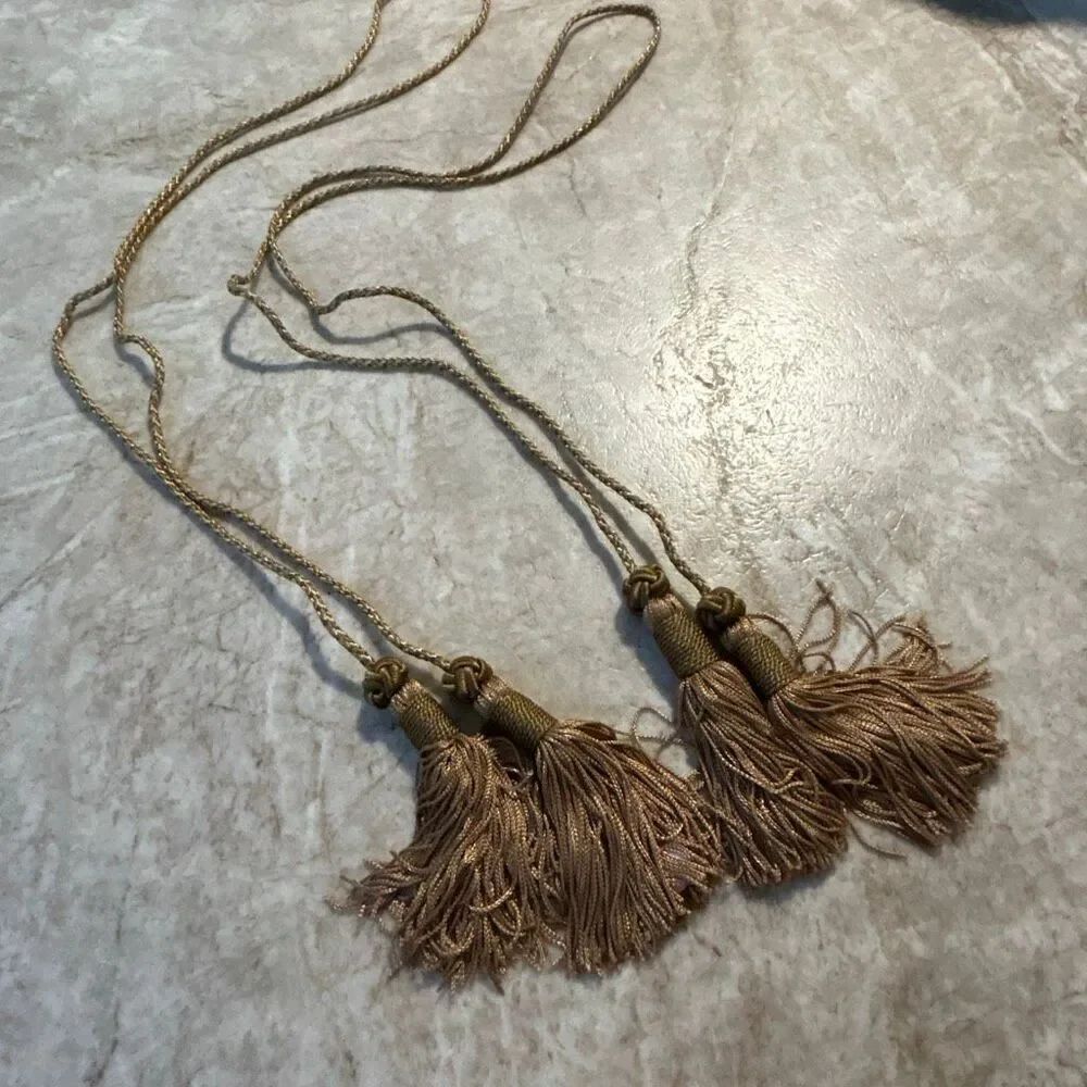 4 Gold Tassels